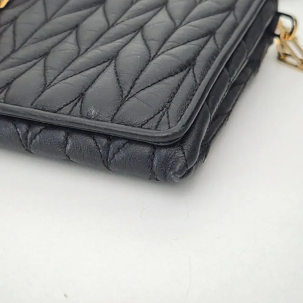 Gucci Vintage Quilted Chevron Leather Lion Charm Crossbody - Picture 9 of 12